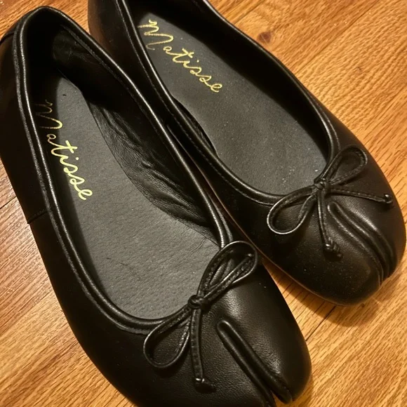 Black Tabi Flats - Picture 2 of 2